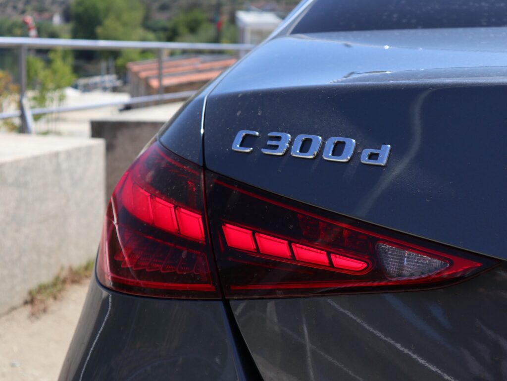 Mercedes Benz C300d 96