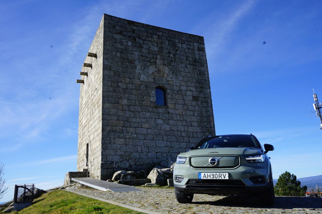 Volvo XC40 Ano Eletrico Guarda 32