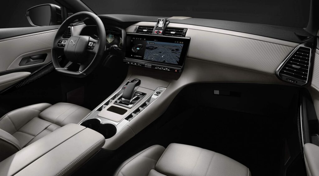 DS7 INTERIOR 1