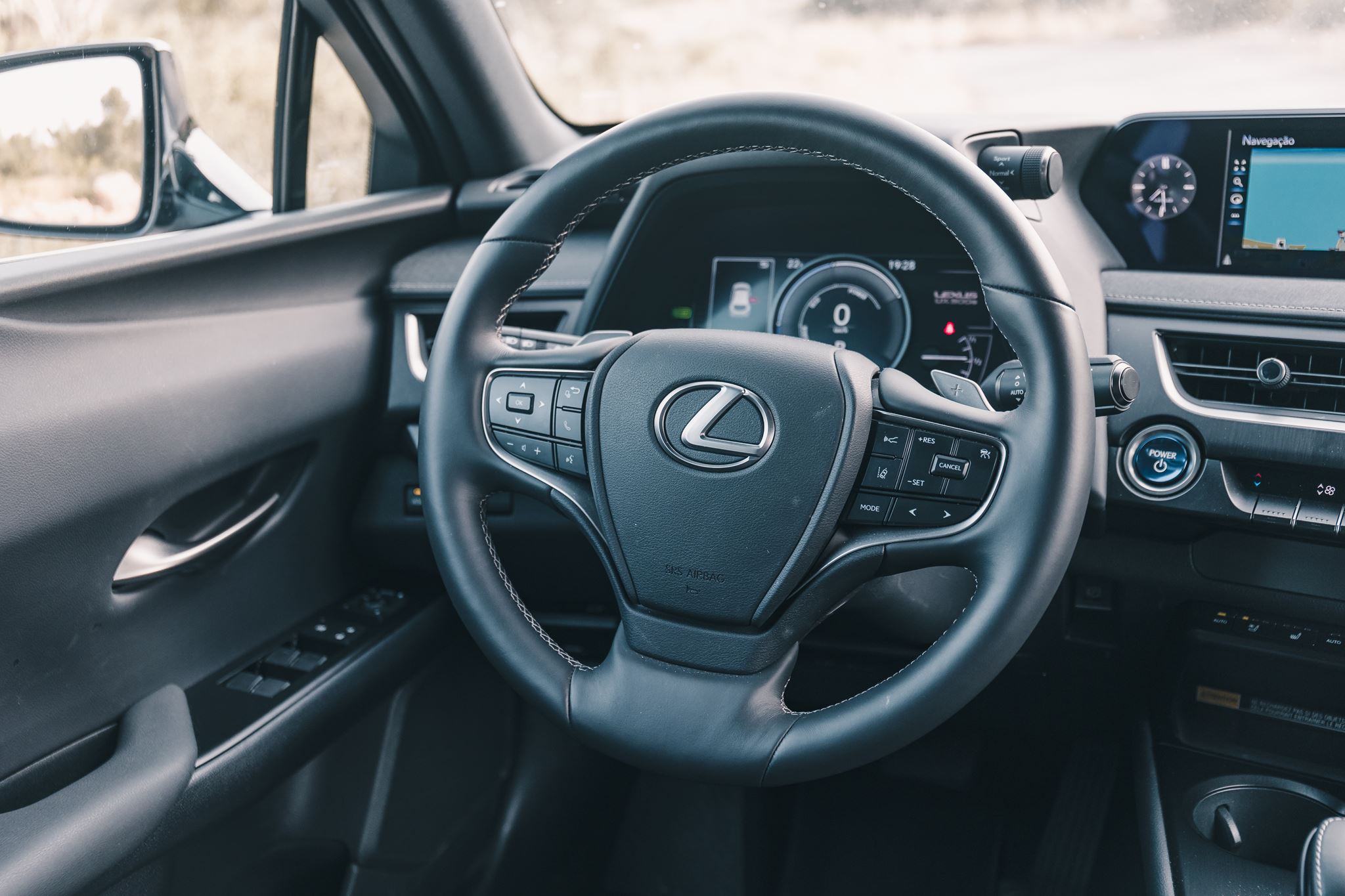 Lexus UX 300e 69