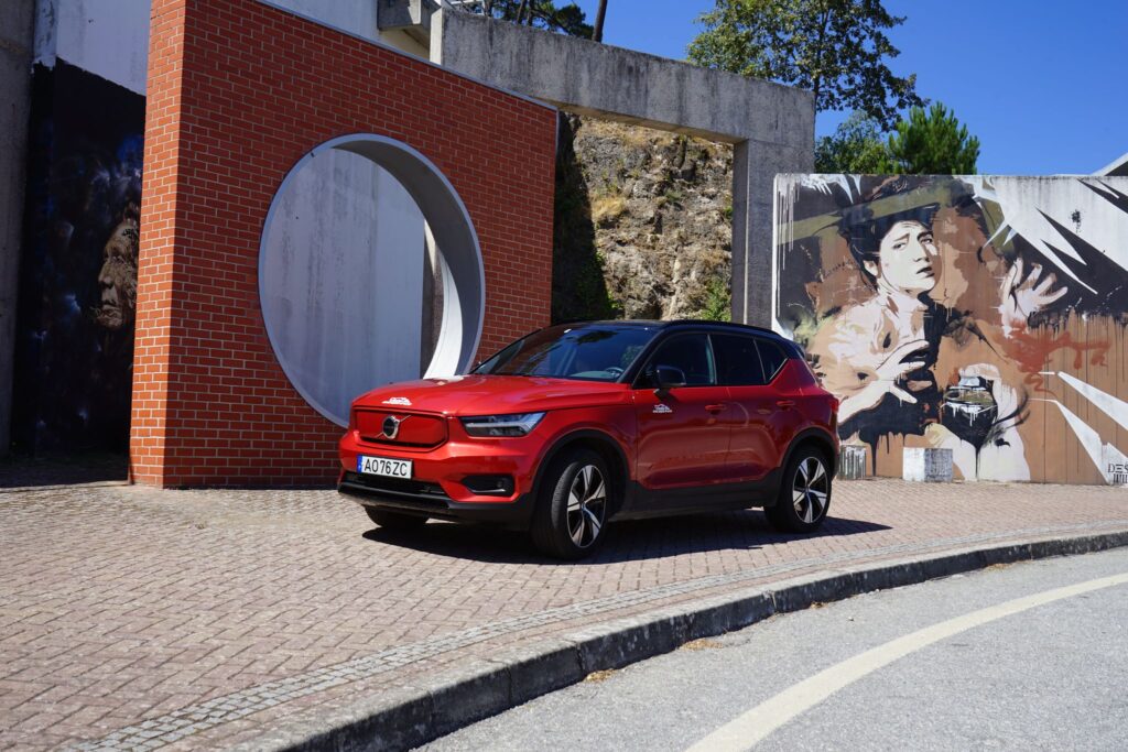 VolvoXC40P6RechargeB23