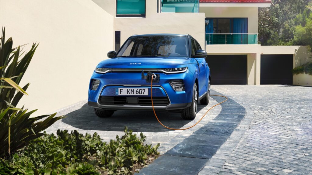 kia e soul front charging