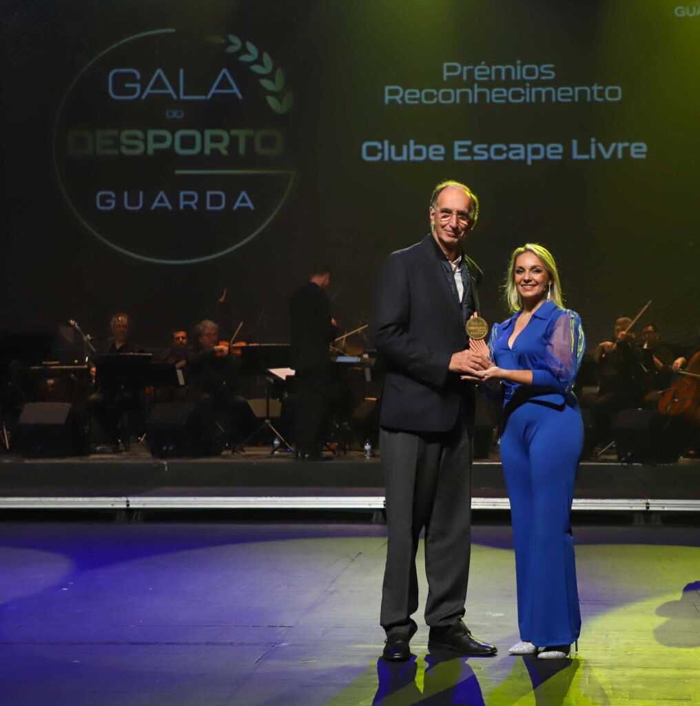 1 CLUBE ESCAPE LIVRE DISTINGUIDO NA GALA DO DESPORTO