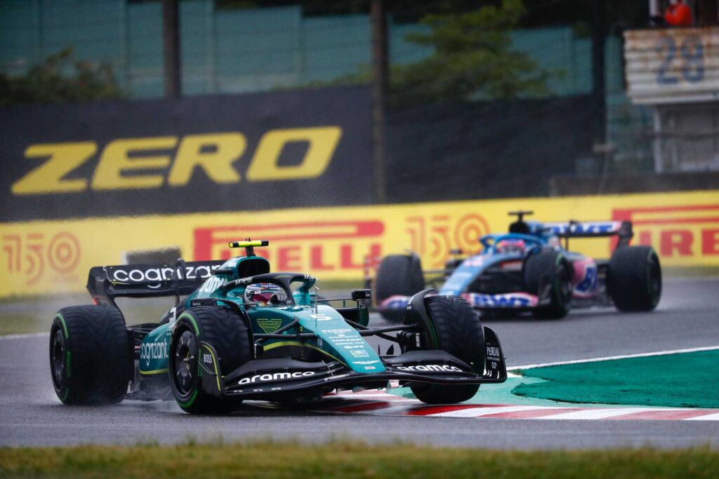 GazetaWeb - GP do Japão: Verstappen lidera 2º treino e Gasly bate no fim