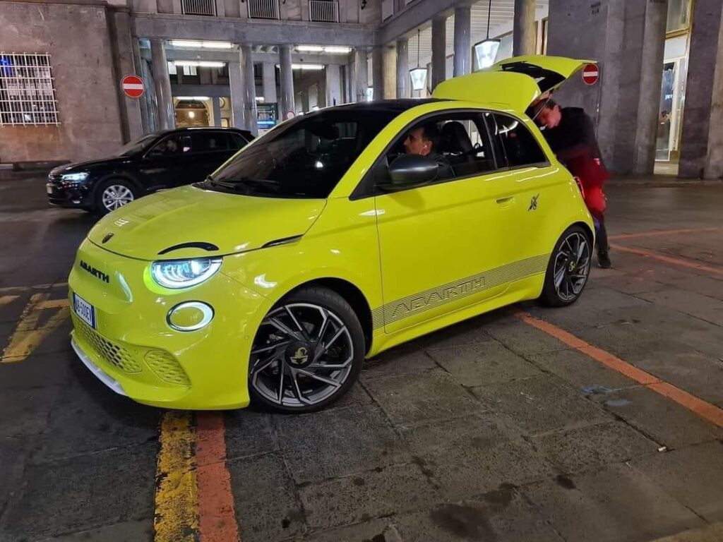 Abarth 500 eletrico fuga de imagens 2