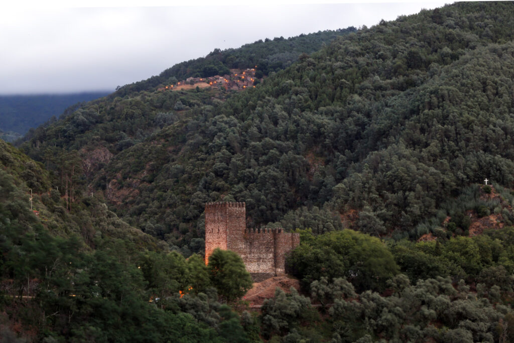 CASTELO E TALASNAL 1 2