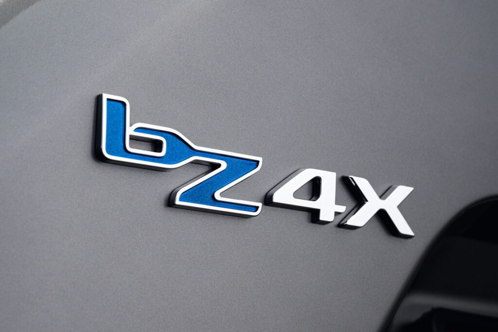 Toyota bZ4X 2022 details 4