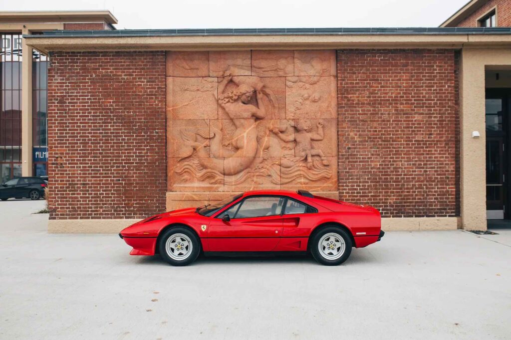 FERRARI 208 TURBO 1