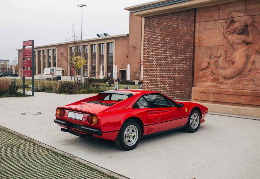 FERRARI 208 TURBO 19