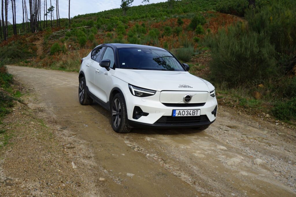 Volvo C40 P8 Recharge Offroad 17