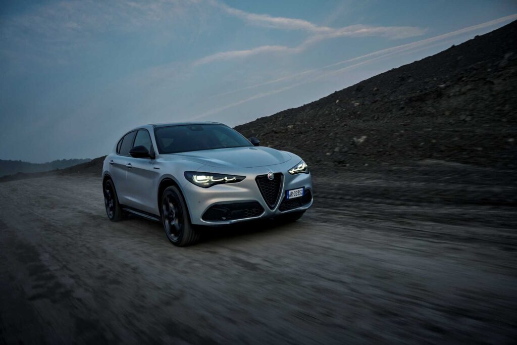 ALFA ROMEO GIULIA STELVIO12