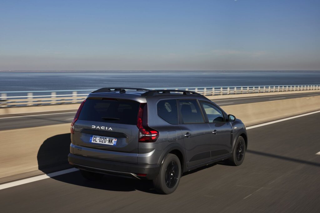 Dacia Jogger Hybrid 140 11