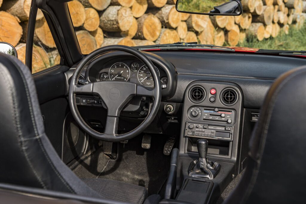 Mazda MX 5 NA 1991 Interior 2