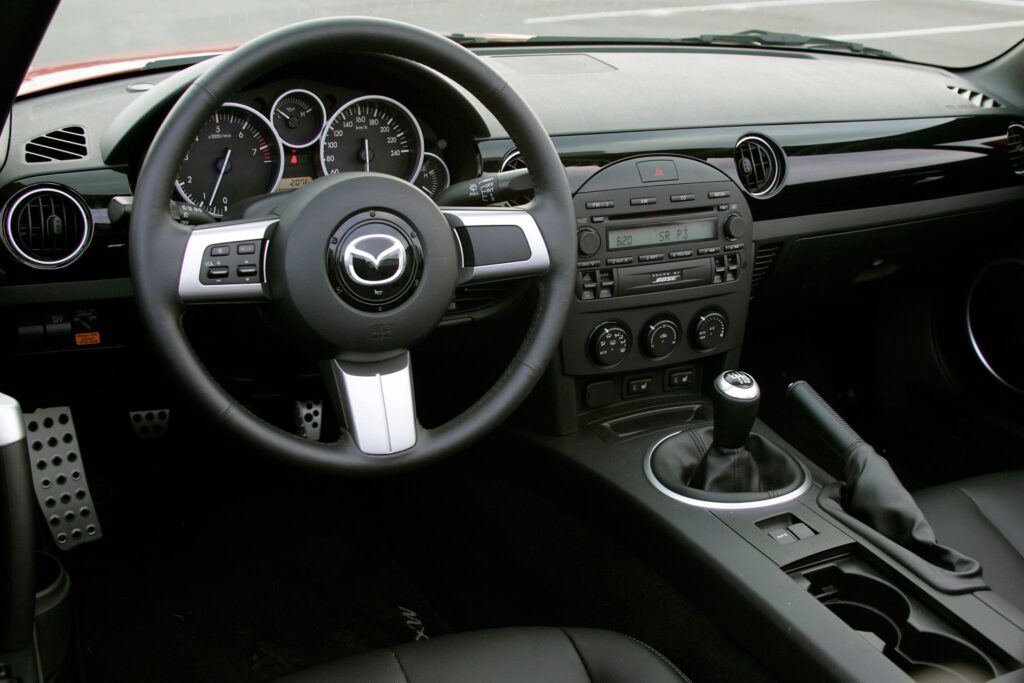 Mazda MX5 NC 2005 interior 1