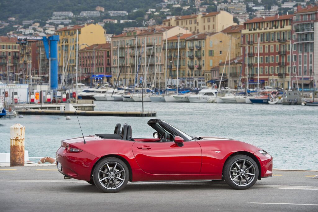 Mazda MX5 ND 2015 SNEAK PEEK 3