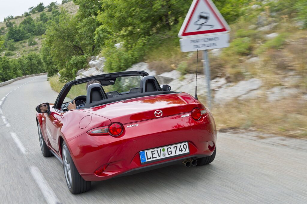 Mazda MX5 ND 2015 SNEAK PEEK 4