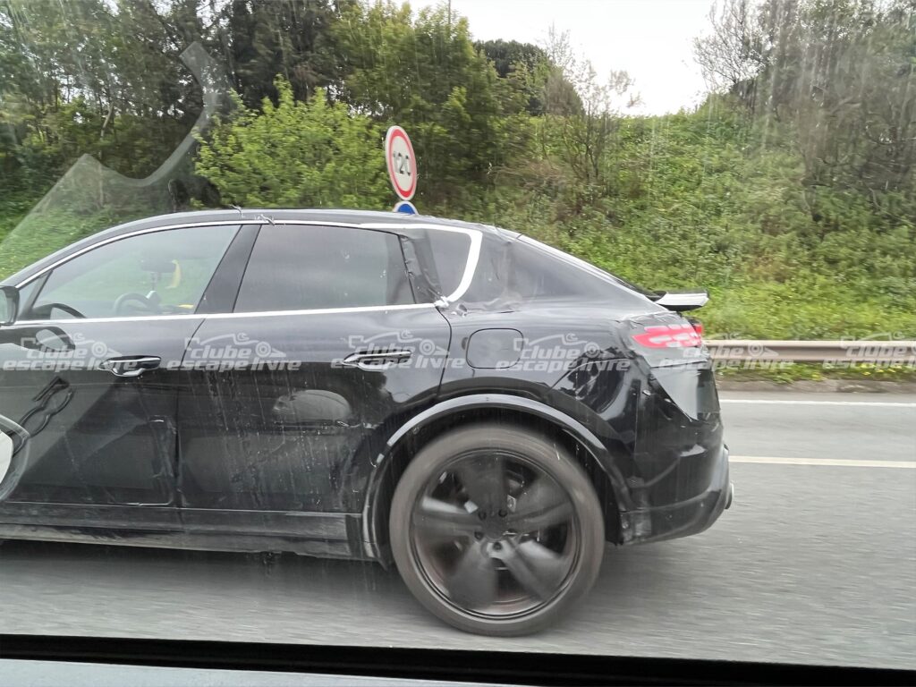 Porsche Macan 2023 eletrico testes PT