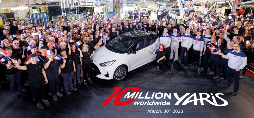 TOYOTA YARIS 10MILHOES