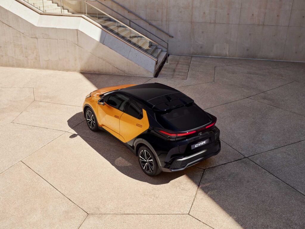 TOYOTA CHR 10