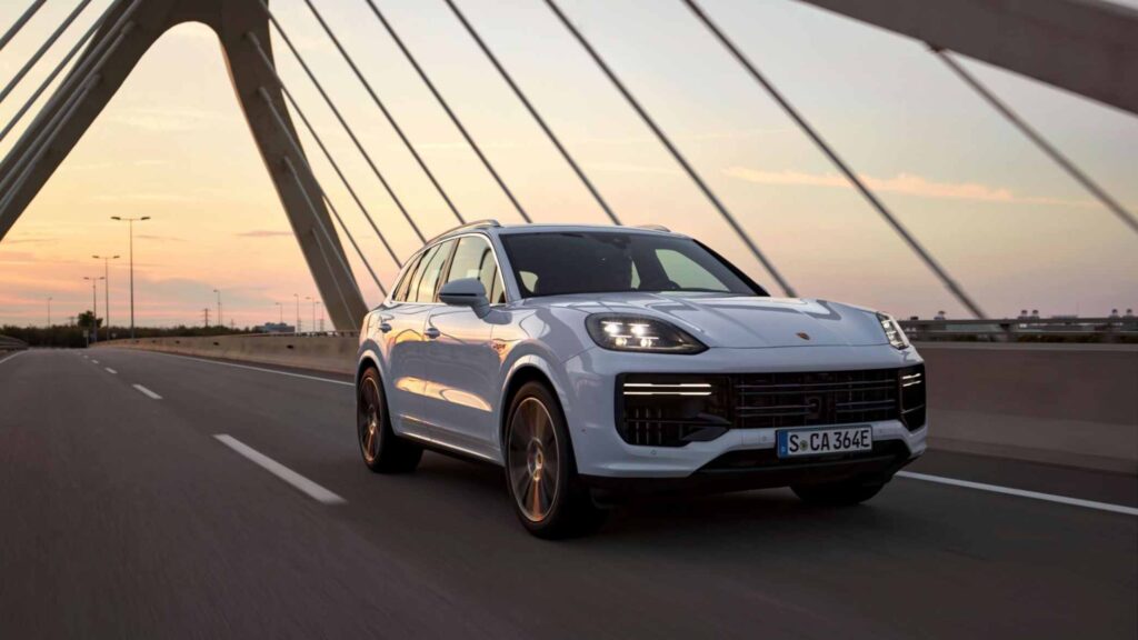 PORSCHE CAYENNE TURBO E HYBRID 3