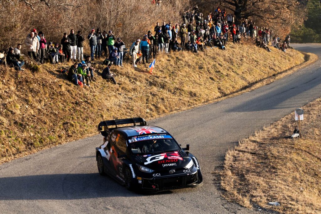 WRC: Neuville bate Ogier