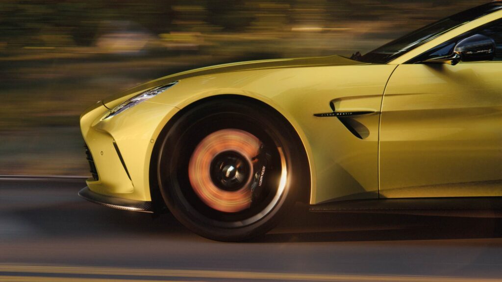 Aston Martin Vantage4