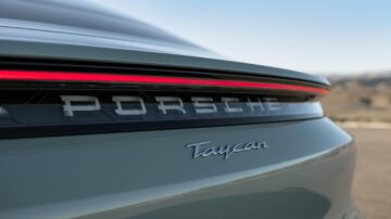 PORSCHE TAYCAN 2024 15