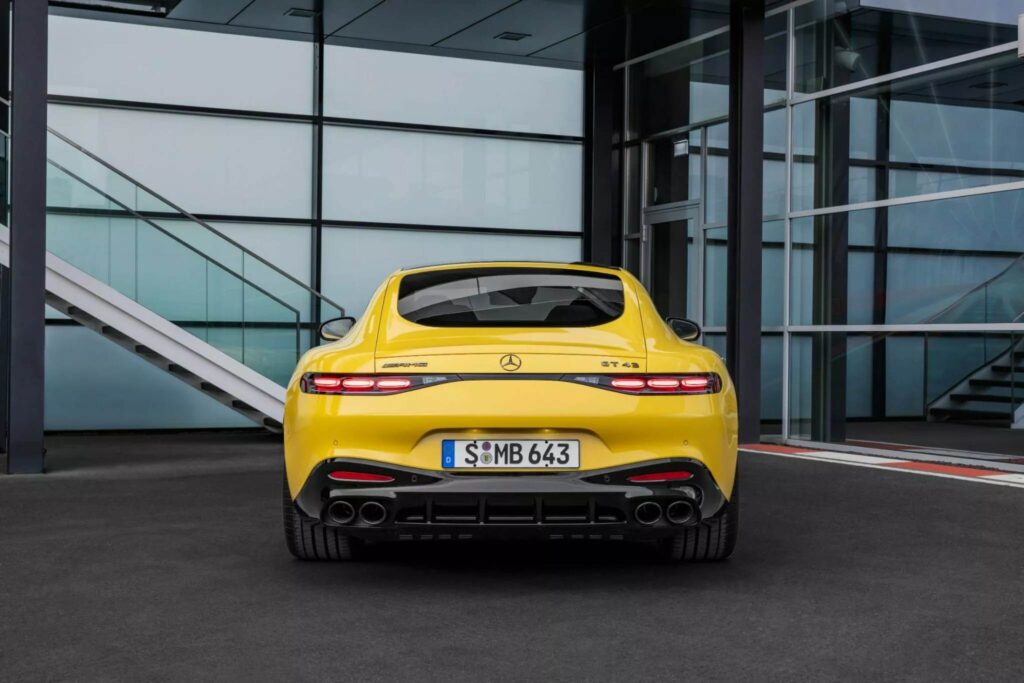 MERCEDES AMG GT 43 8