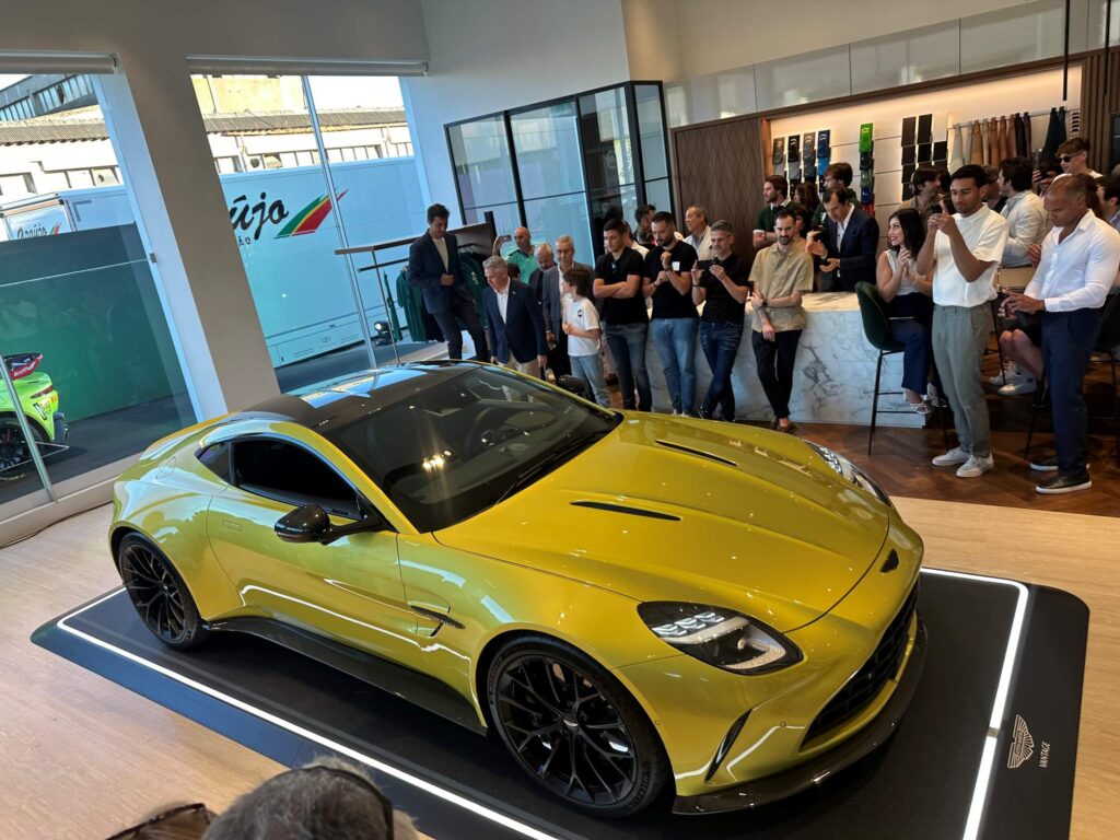 ASTON MARTIN PORTO