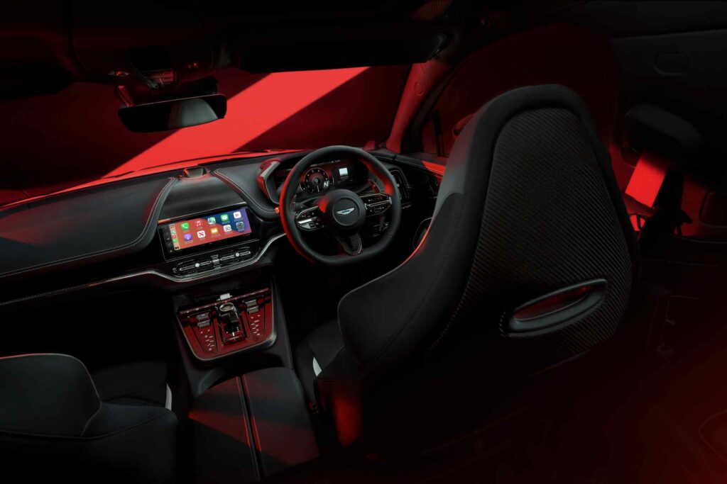 ASTON MARTIN DBX S 2025 8