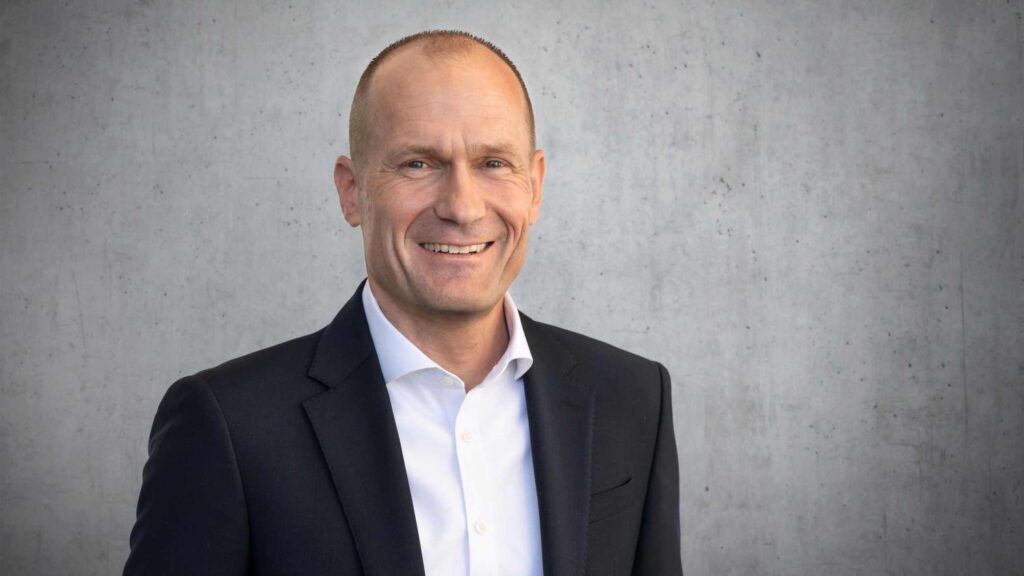 PORSCHE EXECUTIVOS 2025 JOACHIM SCHARNAGEL APROVISIONAMENTO