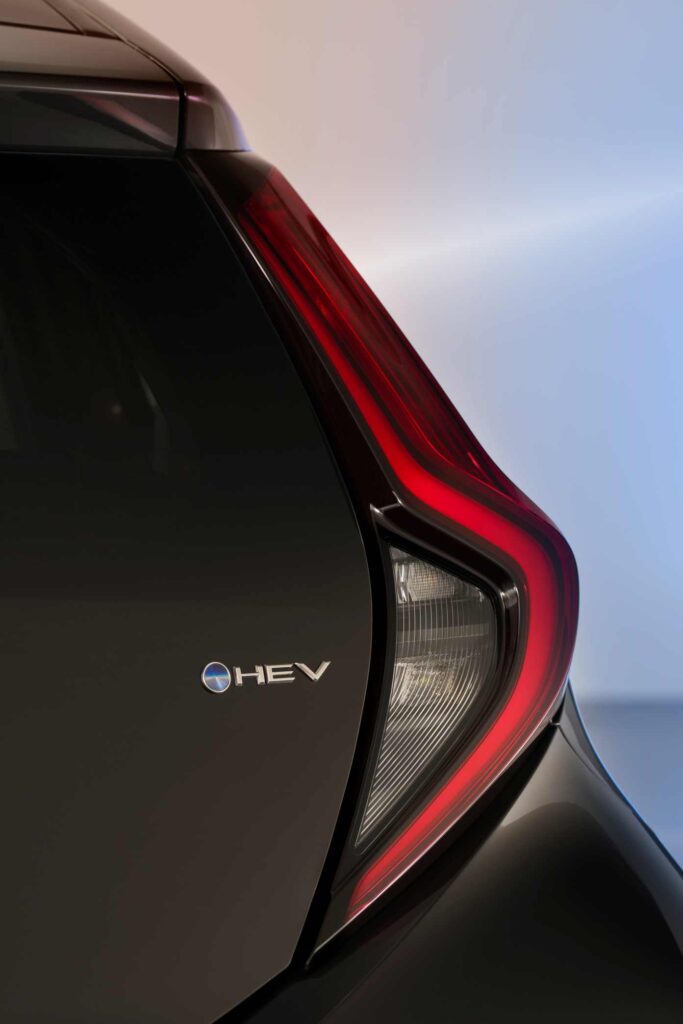 TOYOTA AYGO X HYBRID 2025 13