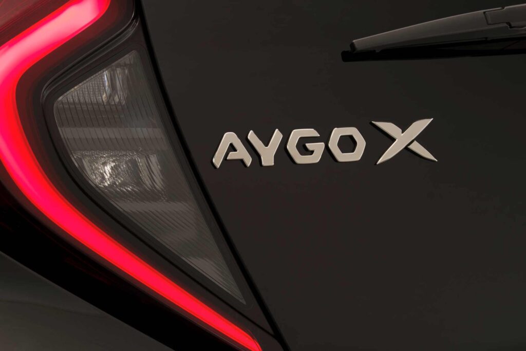 TOYOTA AYGO X HYBRID 2025 15