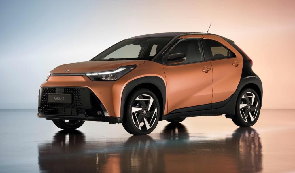 TOYOTA AYGO X HYBRID 2025 7