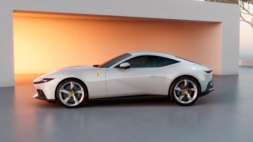 FERRARI AMALFI 2025 17