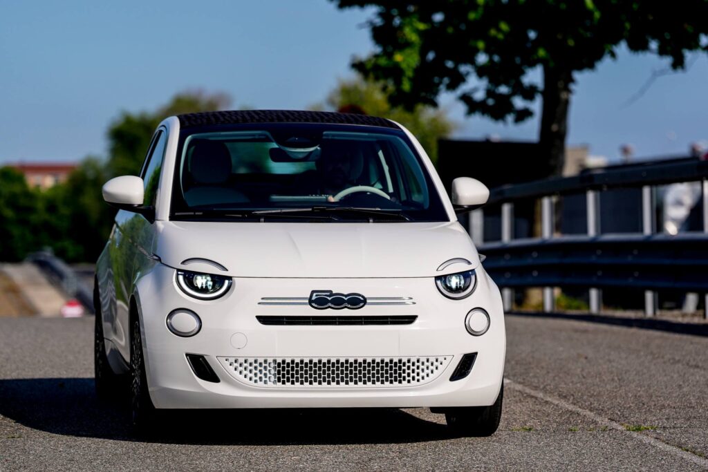 FIAT 500 IBRIDA 2025 4