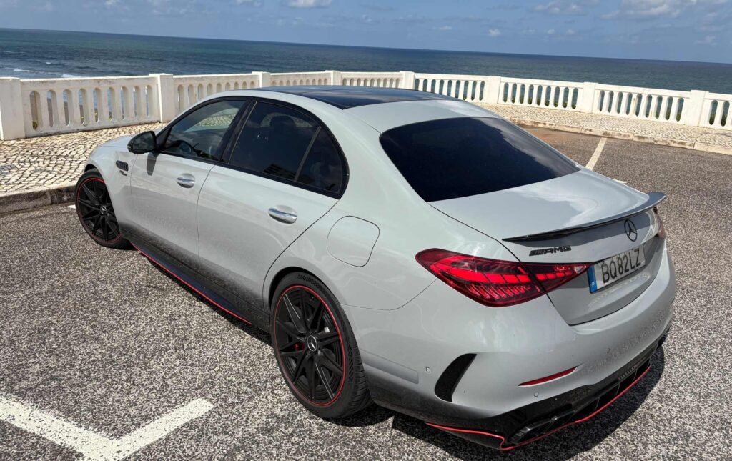 MERCEDES BENZ AMG C63 S E PERFORMANCE ENSAIO 2025 1