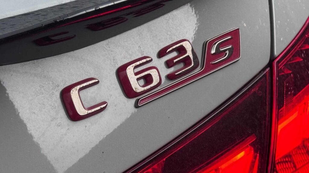 MERCEDES BENZ AMG C63 S E PERFORMANCE ENSAIO 2025 13