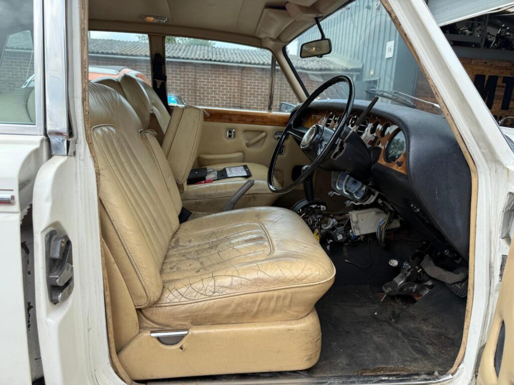 ROLLS ROYCE MITSUBISHI 2025 10