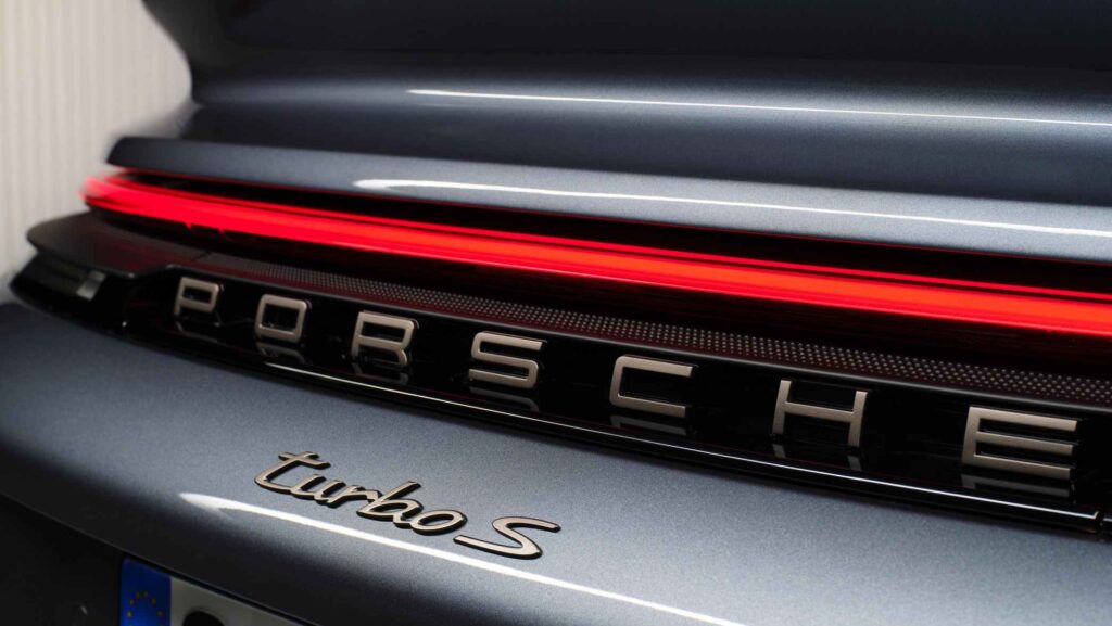 PORSCHE 911 TURBO S 2025 24