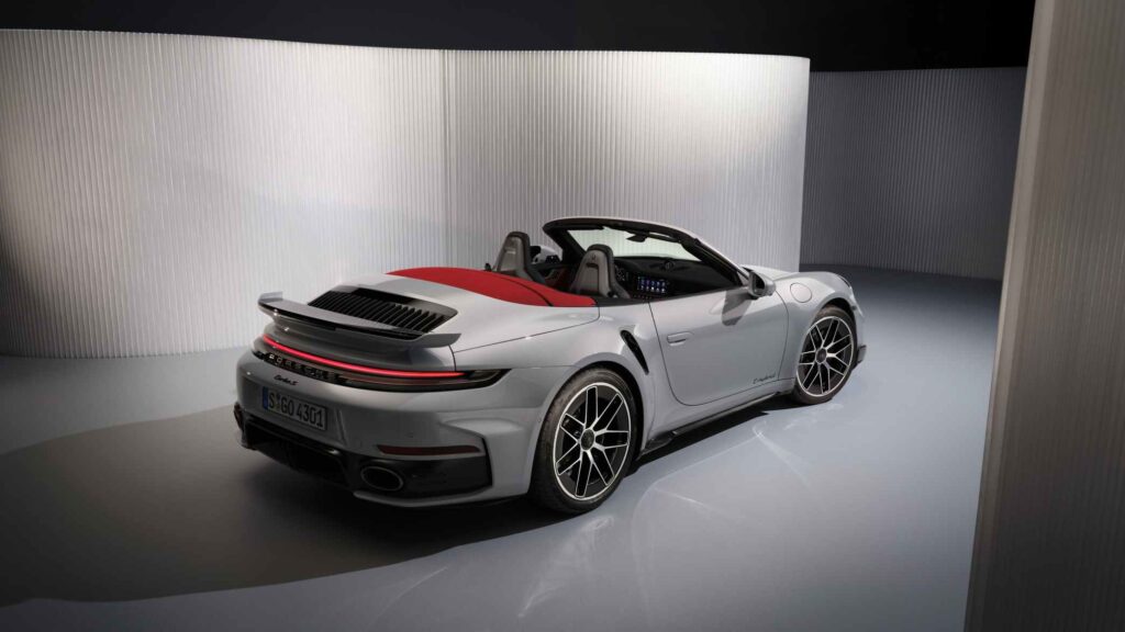 PORSCHE 911 TURBO S 2025 29