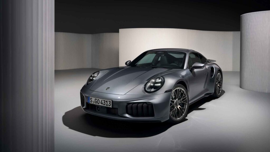PORSCHE 911 TURBO S 2025 32