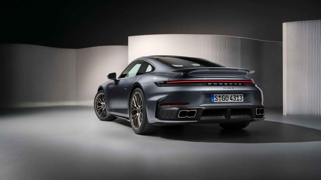 PORSCHE 911 TURBO S 2025 33
