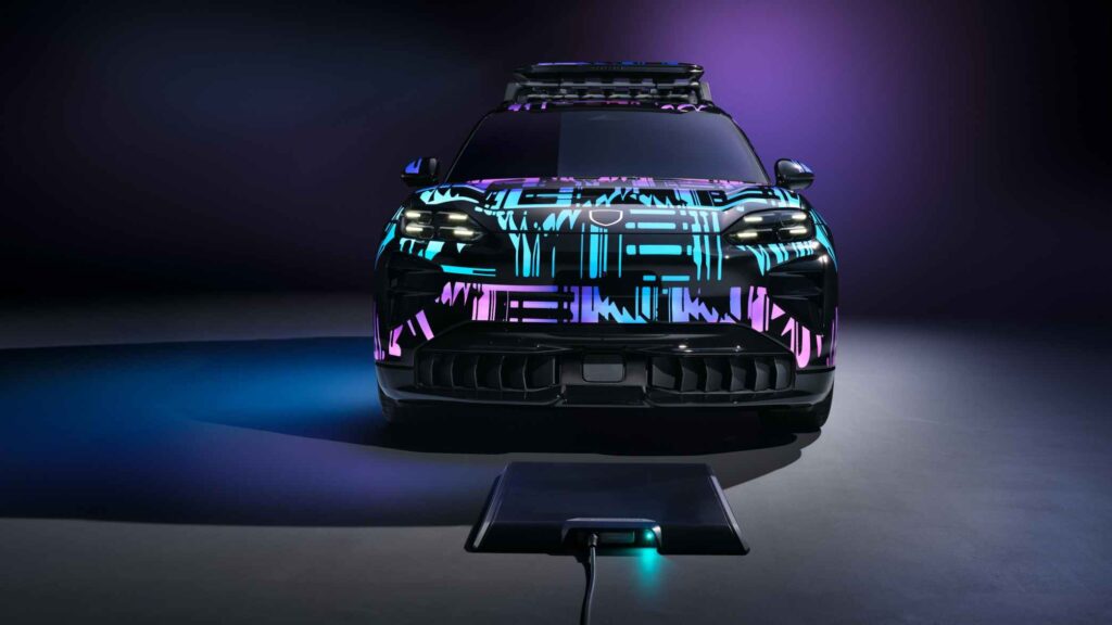 PORSCHE CAYENNE EV 2025 1
