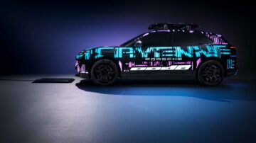 PORSCHE CAYENNE EV 2025 2