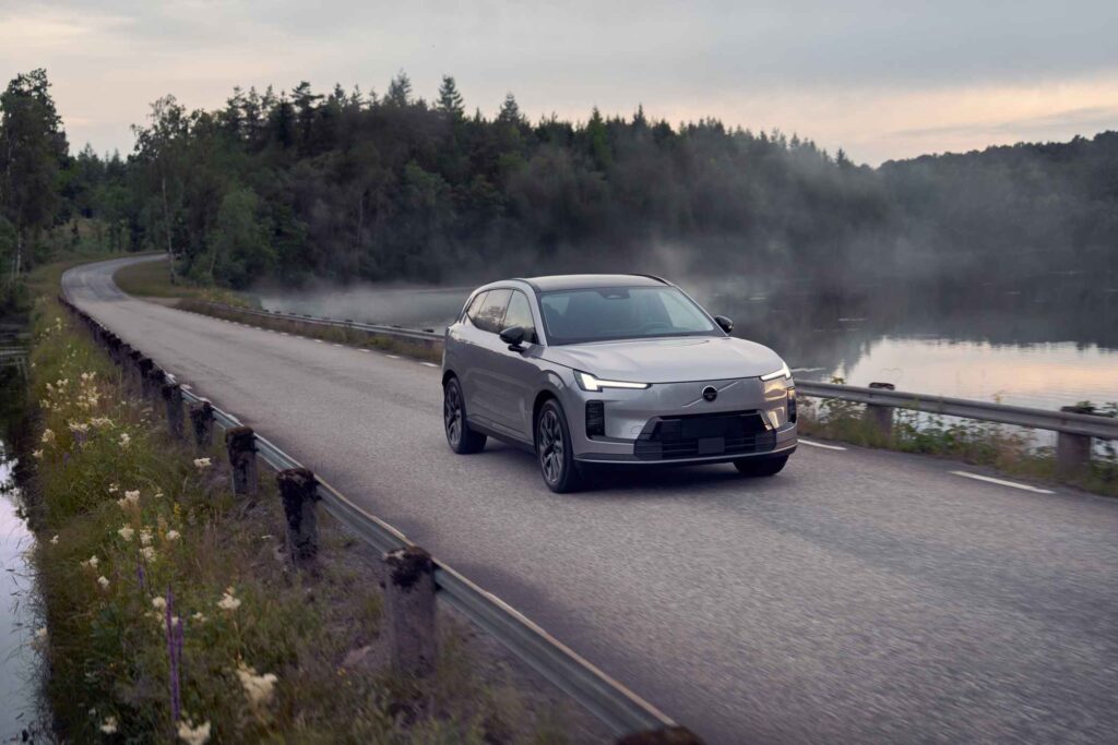 Volvo Cars reveals the new XC70 – a plug in hybrid for every journey
