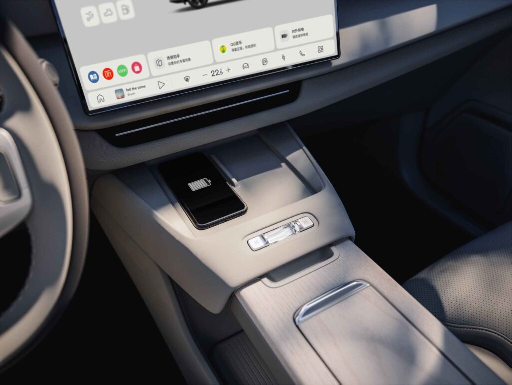 Volvo Cars reveals the new XC70 – a plug in hybrid for every journey